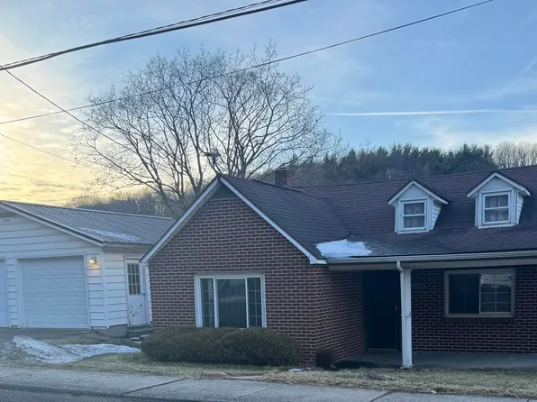 5250 Portage St, Lilly, PA 15938