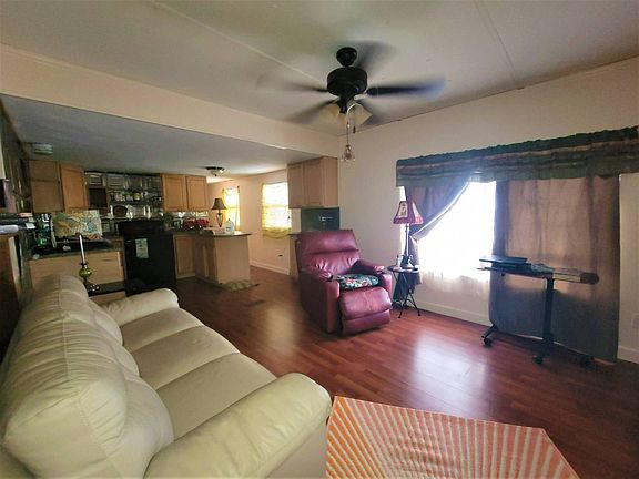 3rd image of 6 Sophie Ave