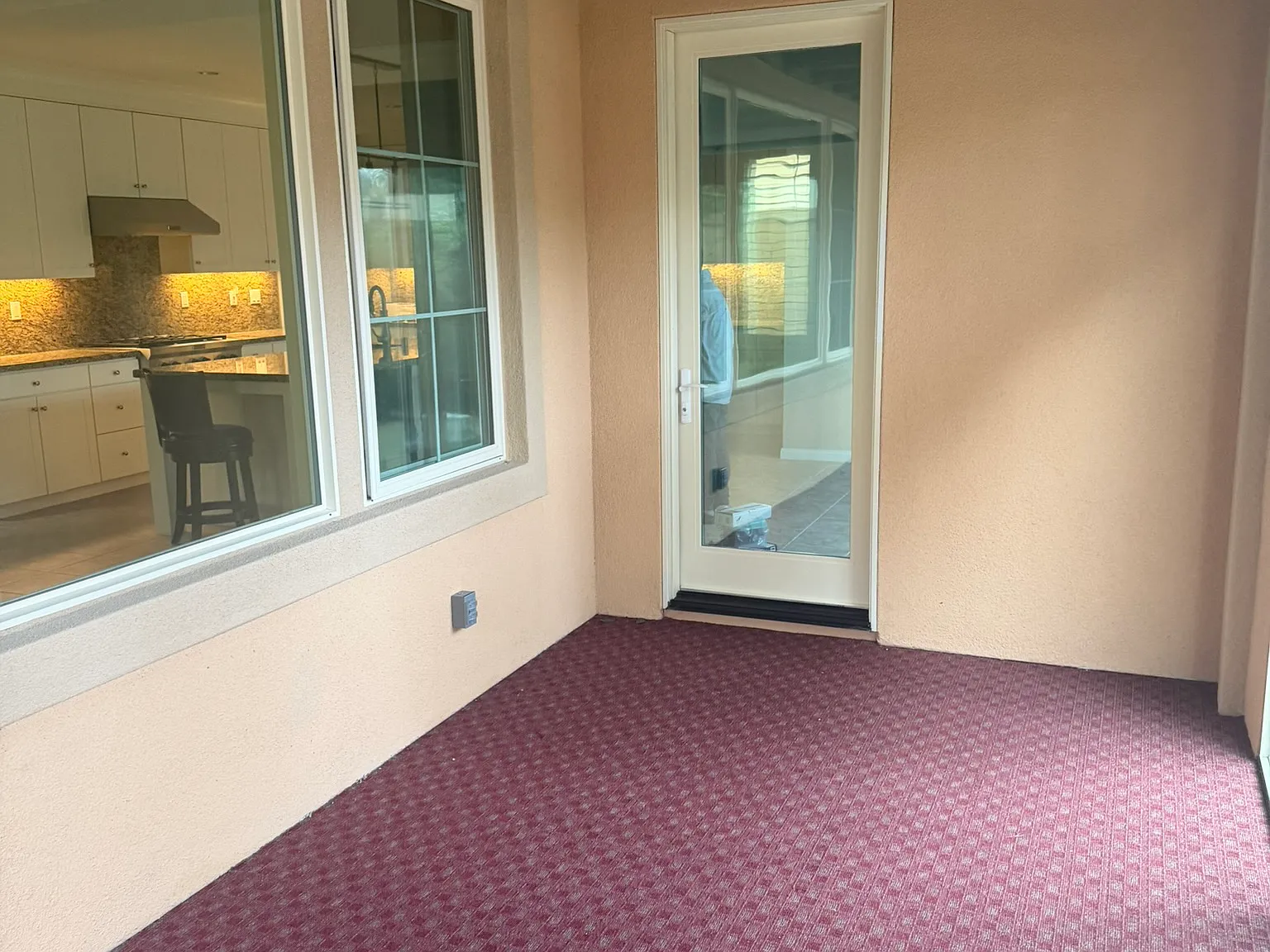 4 bed, 2396 sqft, $6,200 — Photo 4