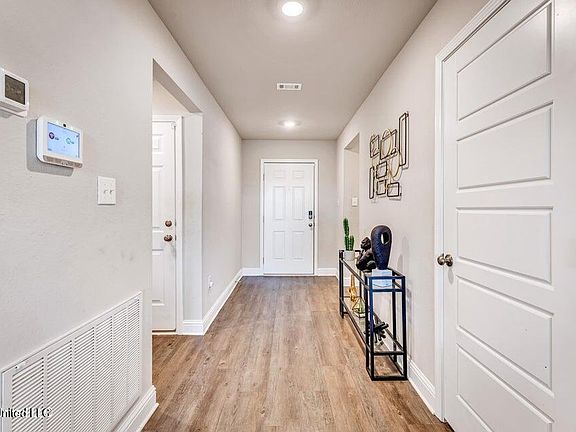 2nd image of 10429 Willow Leaf Dr