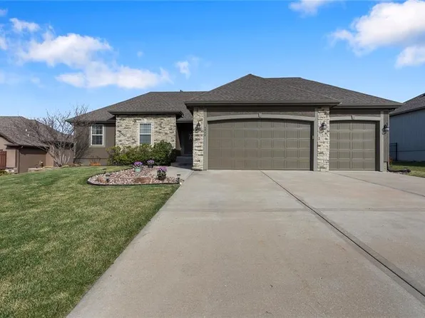 4929 S Brittany Dr, Blue Springs, MO 64015