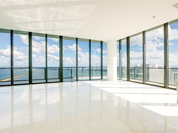 5th image of 480 NE 31st St #Penthouse 5401