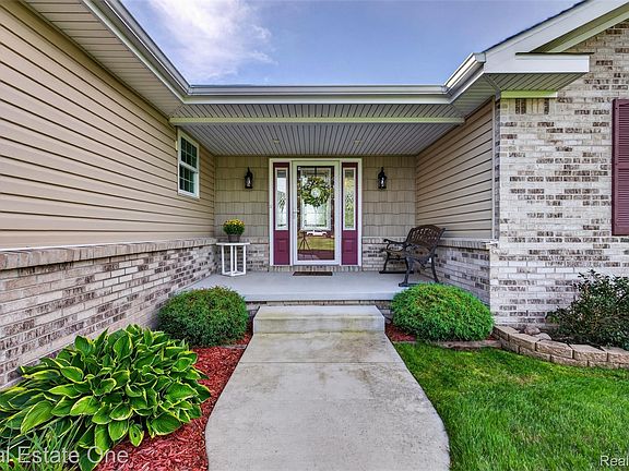 3rd image of 10152 Oakhill Rd
