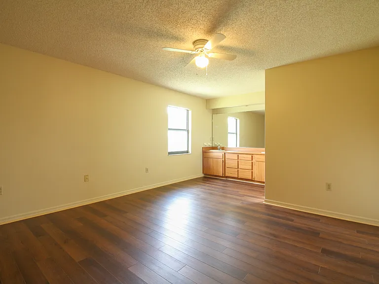 770 Highland Gardens Ln — Photo 7