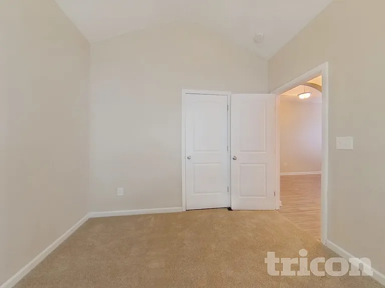 216 Stone Creek Ct — Photo 11