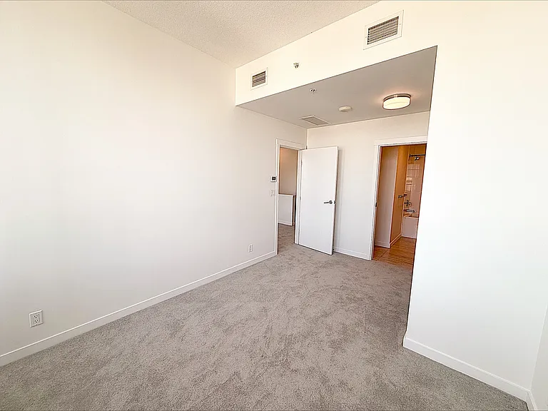 97 W Georgia St #2502 — Photo 18