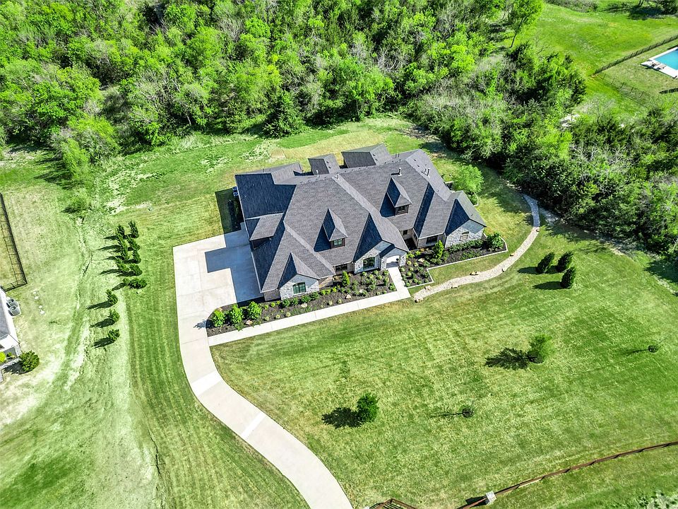 1st image of 2286 White Stag Rd