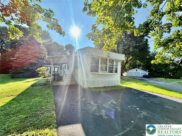 1402 Main St, Bath, PA 18014