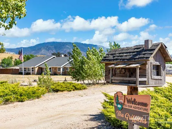 27300 Assault Dr, Tehachapi, CA 93561