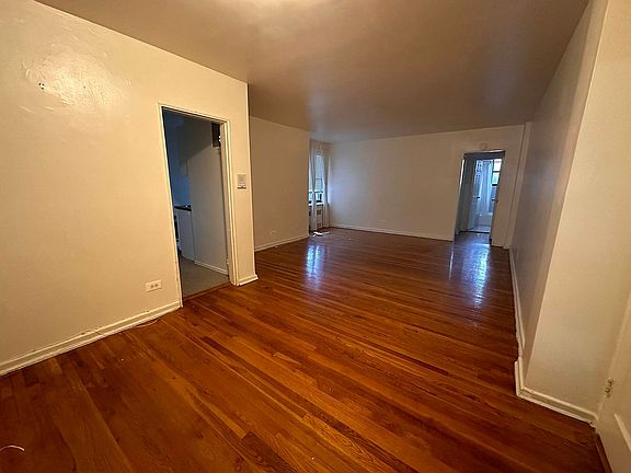 3rd image of 8319 116th St APT 6D