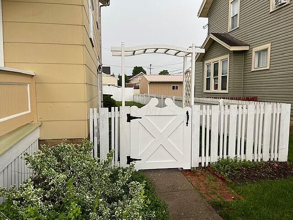 3rd image of 420 N Eastwood Ave