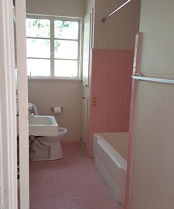 3rd image of 230 E Mulberry Ave APT 1
