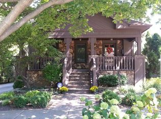 429 N Larch Ave, Elmhurst, IL