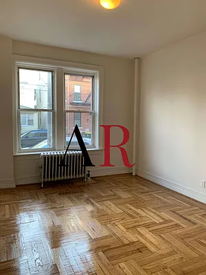 Rented by Lev Mavashev, LREB | media 12