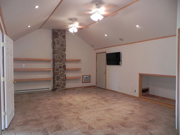 5th image of 803 E Water St #1/2