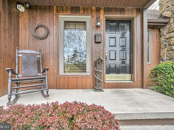 3rd image of 31 Harvey Dr