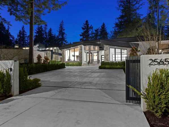 2565 141st St, Surrey, BC V4P 2E5