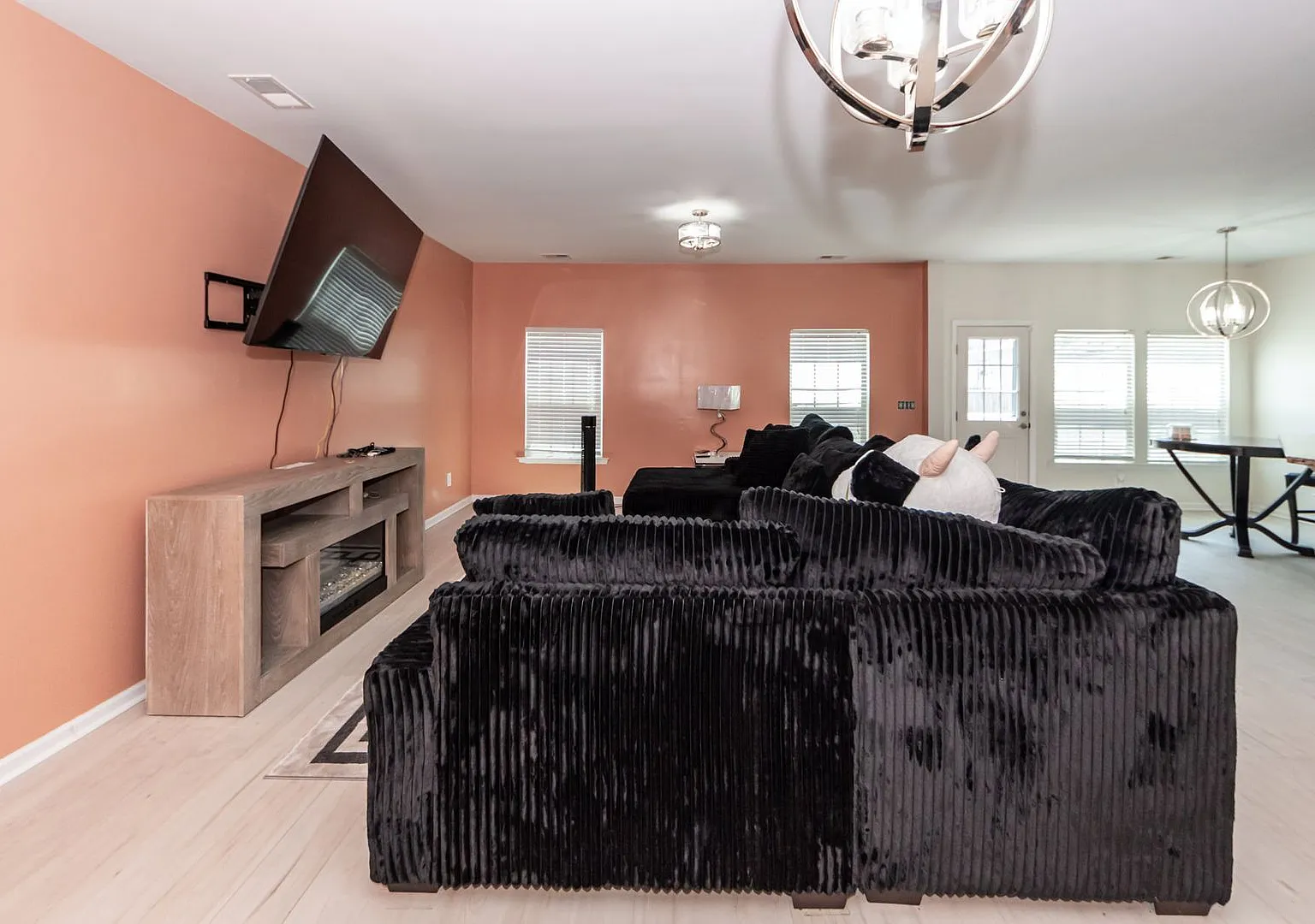 4 Bedroom, 2.5 Bathroom Home in Moss Grove Plantation - Moncks Corner — Photo 3
