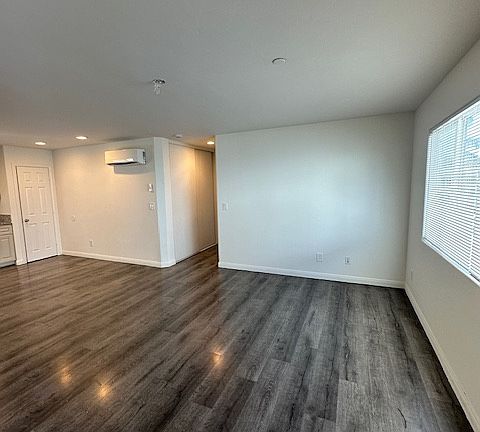2nd image of 12360 Lakeshore Dr #1