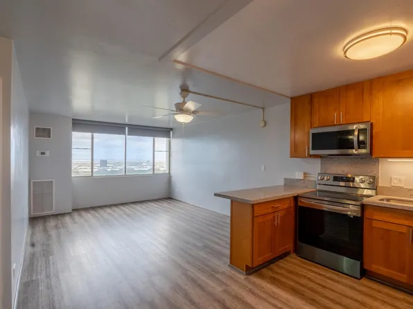 3045 Ala Napuaa Pl, Honolulu, HI