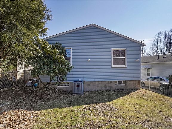 5th image of 240 Pauline Ave