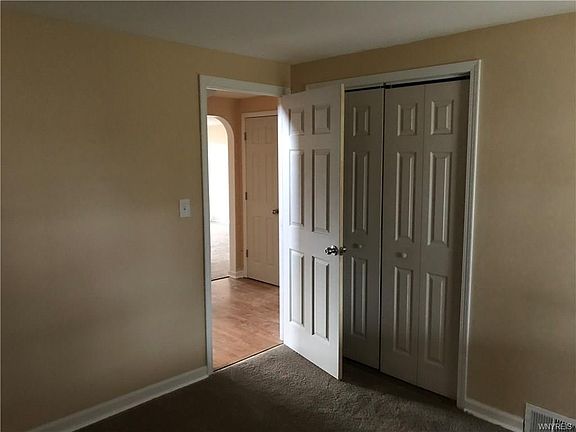 5th image of 265 Tudor Blvd