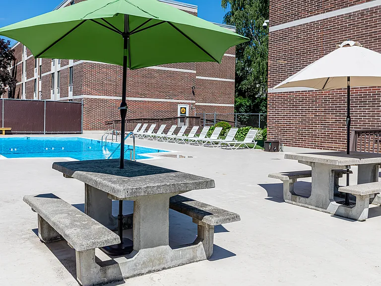 Montcalm Heights Apartments — Photo 16