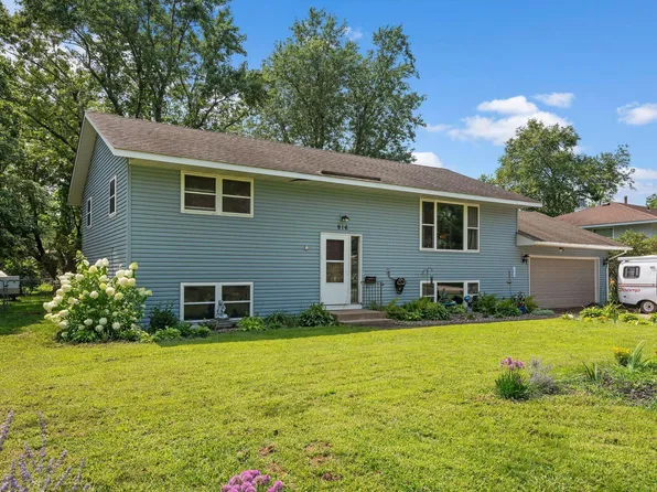 916 Adams St, Anoka, MN 55303
