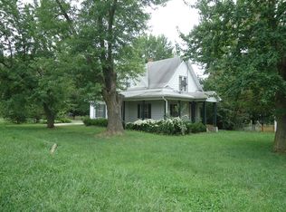 306 W Vine St, Stover, MO 65078