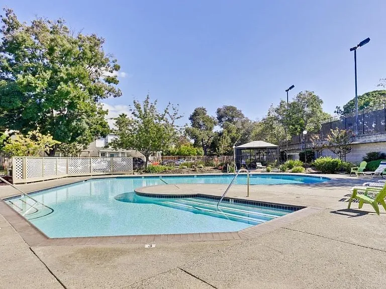 6304 Buena Vista Dr #C — Photo 16