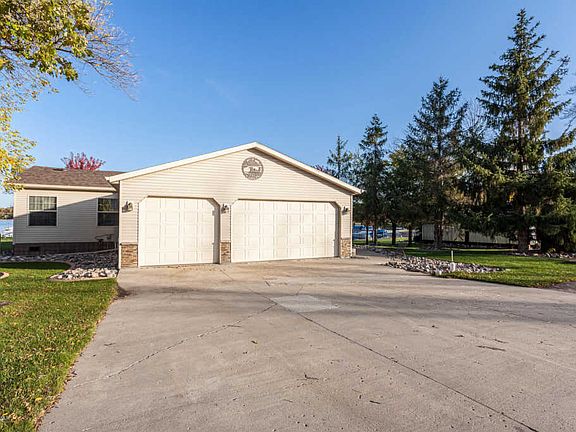 4th image of 45177 Crystal Hills Dr