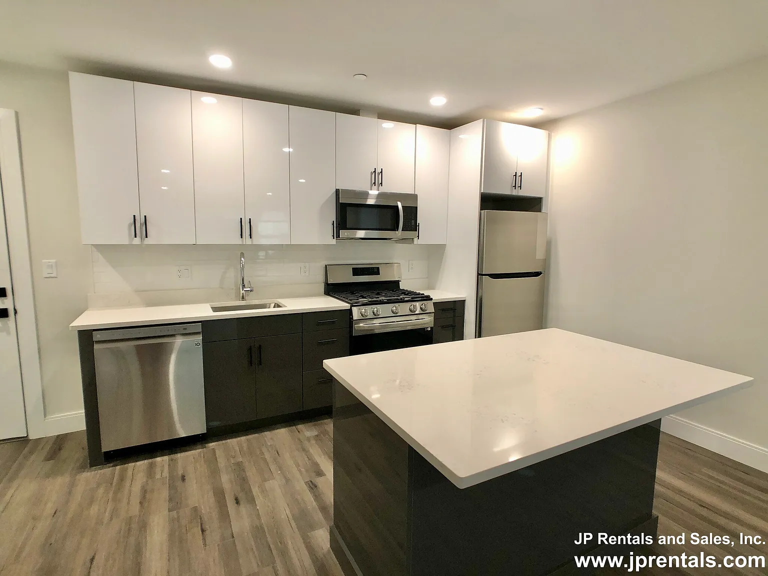 1 bed, 1.0 bath, 735 sqft, $2,625 — Photo 1