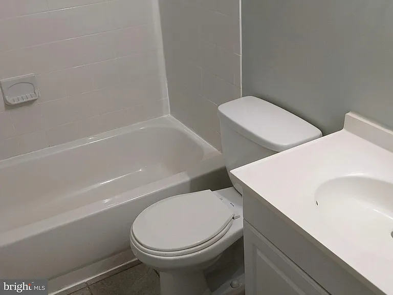 4164 Hamlin Ct — Photo 15
