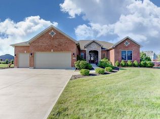 562 Chartwell Ct, Troy, OH 45373