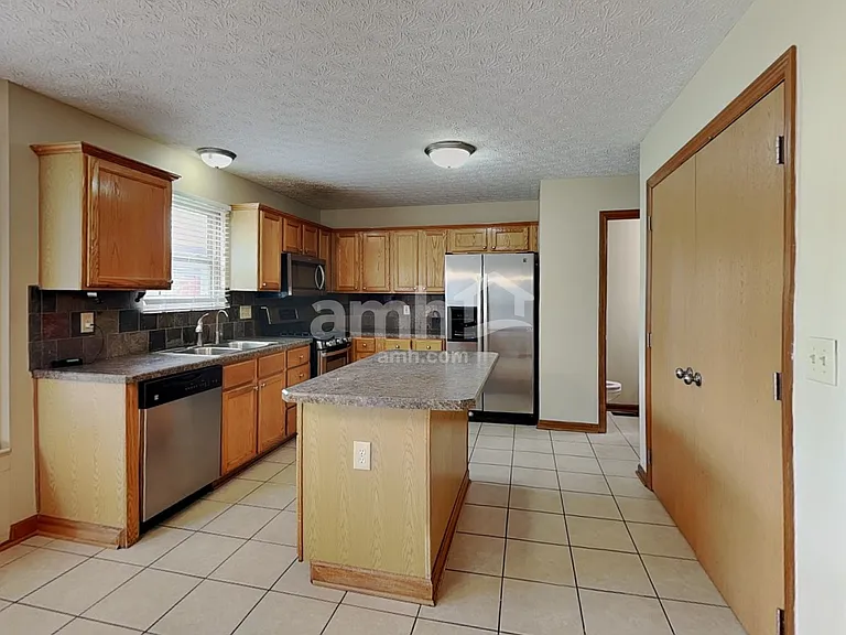 7624 Harbour Town Dr — Photo 3
