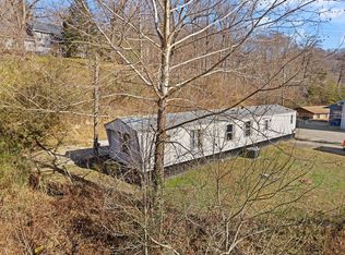 63 Elisha B Ln, Mayking, KY 41837