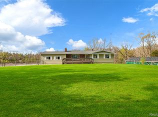 9093 Jordan Rd, Grand Blanc, MI 48439