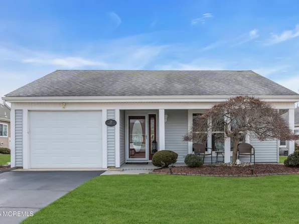 25 Greenwich Avenue, Manchester, NJ 08759