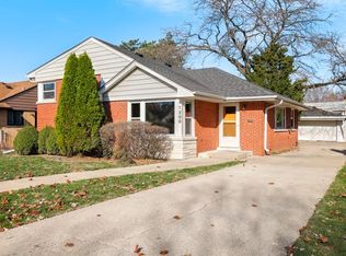 1300 Lois Ave, Park Ridge, IL 60068