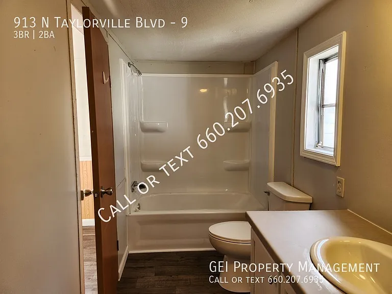 913 N Taylorville Blvd #9 — Photo 11