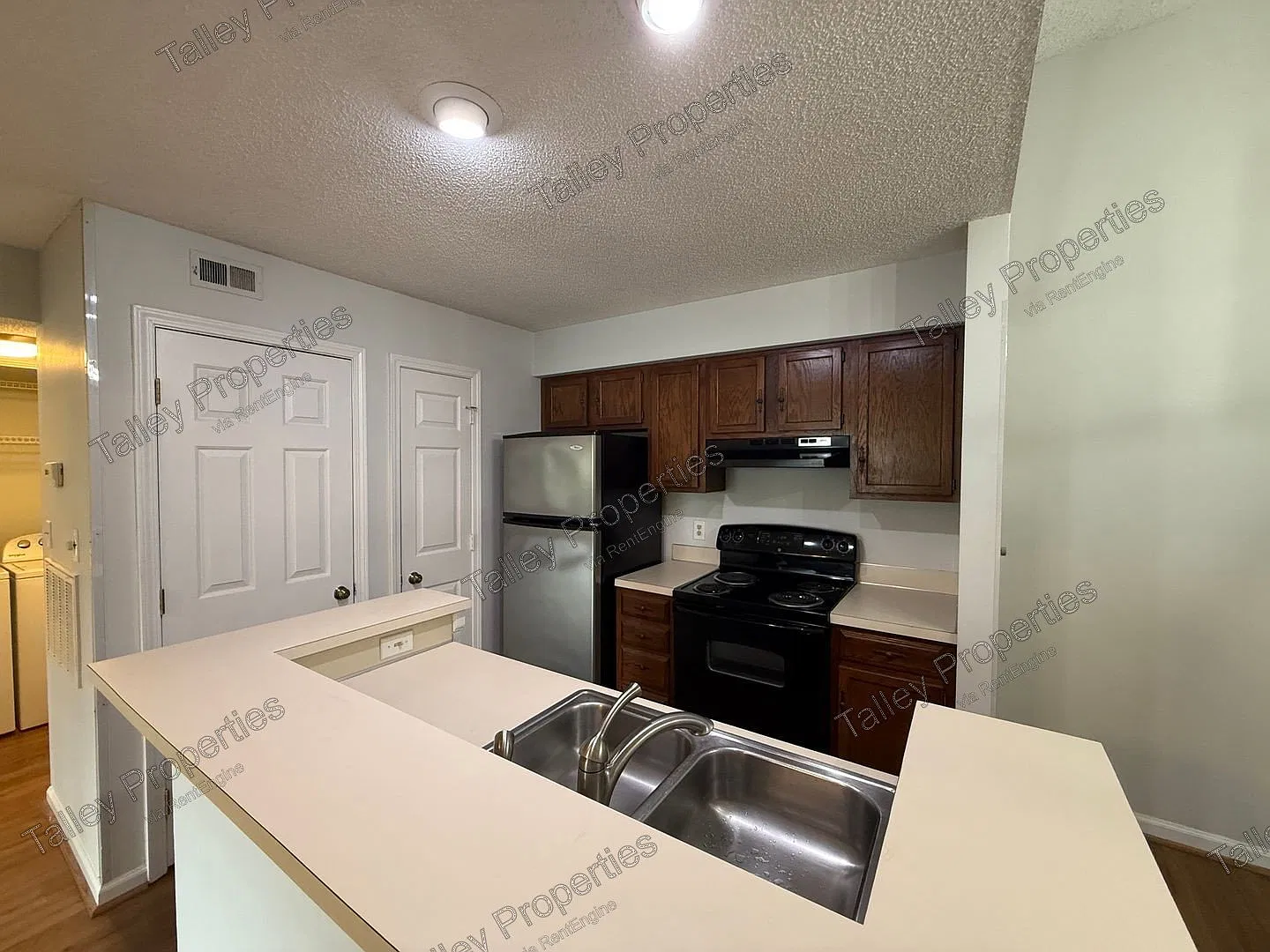 1 bed, 1.0 bath, 775 sqft, $1,449 — Photo 3