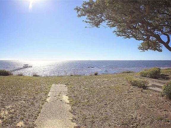 5th image of 61 Shoreline Dr