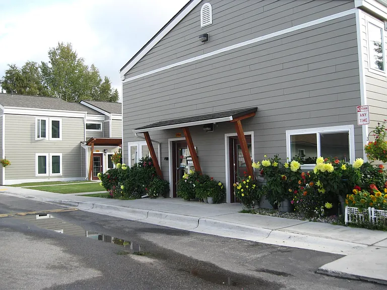 350 S Santa Claus Ln — Photo 3