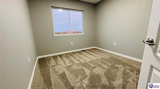 3rd image of 592 Old Hodgenville Rd #5