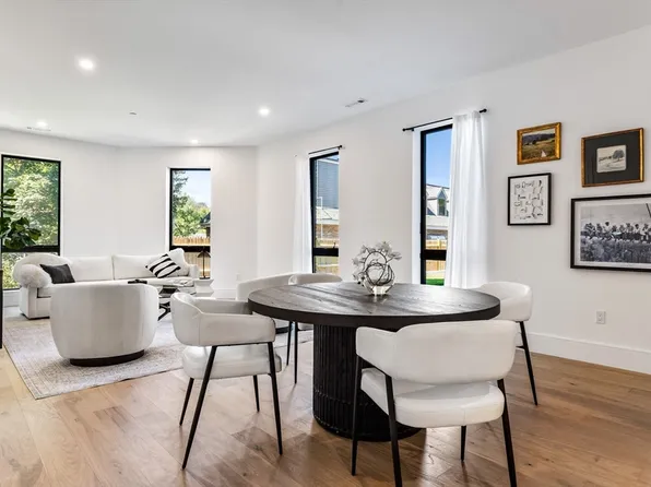 1114 Beacon St #202, Newton Highlands, MA 02461