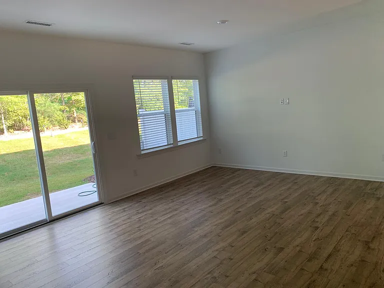 232 Hank Way — Photo 5
