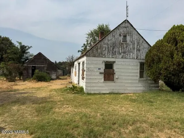 611 Lapierre Rd, Granger, WA 98932