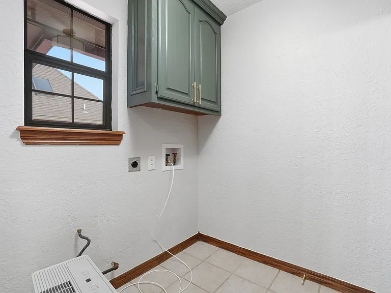 3102 NE Heritage Dr — Photo 19