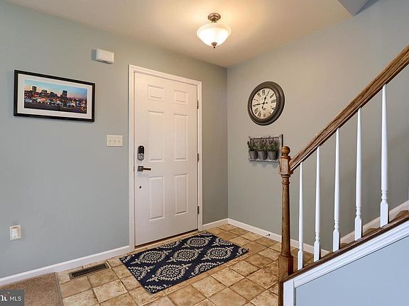 4th image of 1331 Willow Creek Dr
