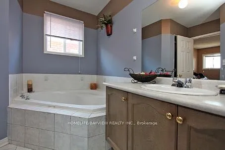211 Drummond Dr — Photo 7